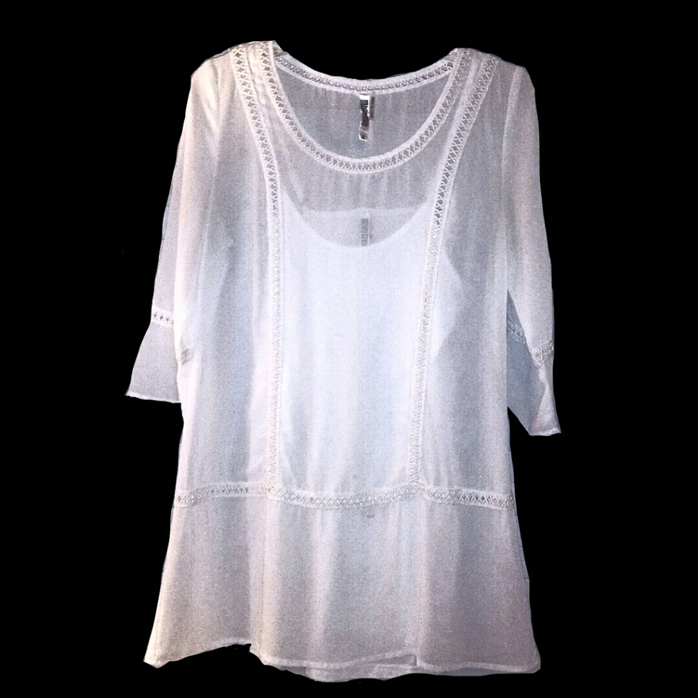 Monoreno NWOT White Sheer Tunic with Crochet Detail Medium